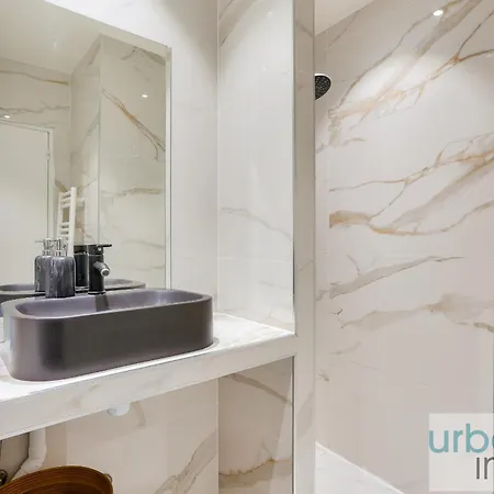 Urban Flat 96 - 1 Bedroom Aboukir Appartement Parijs